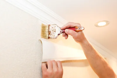 Pose de papier peint à Pomérols — revêtements muraux et toiles de verre